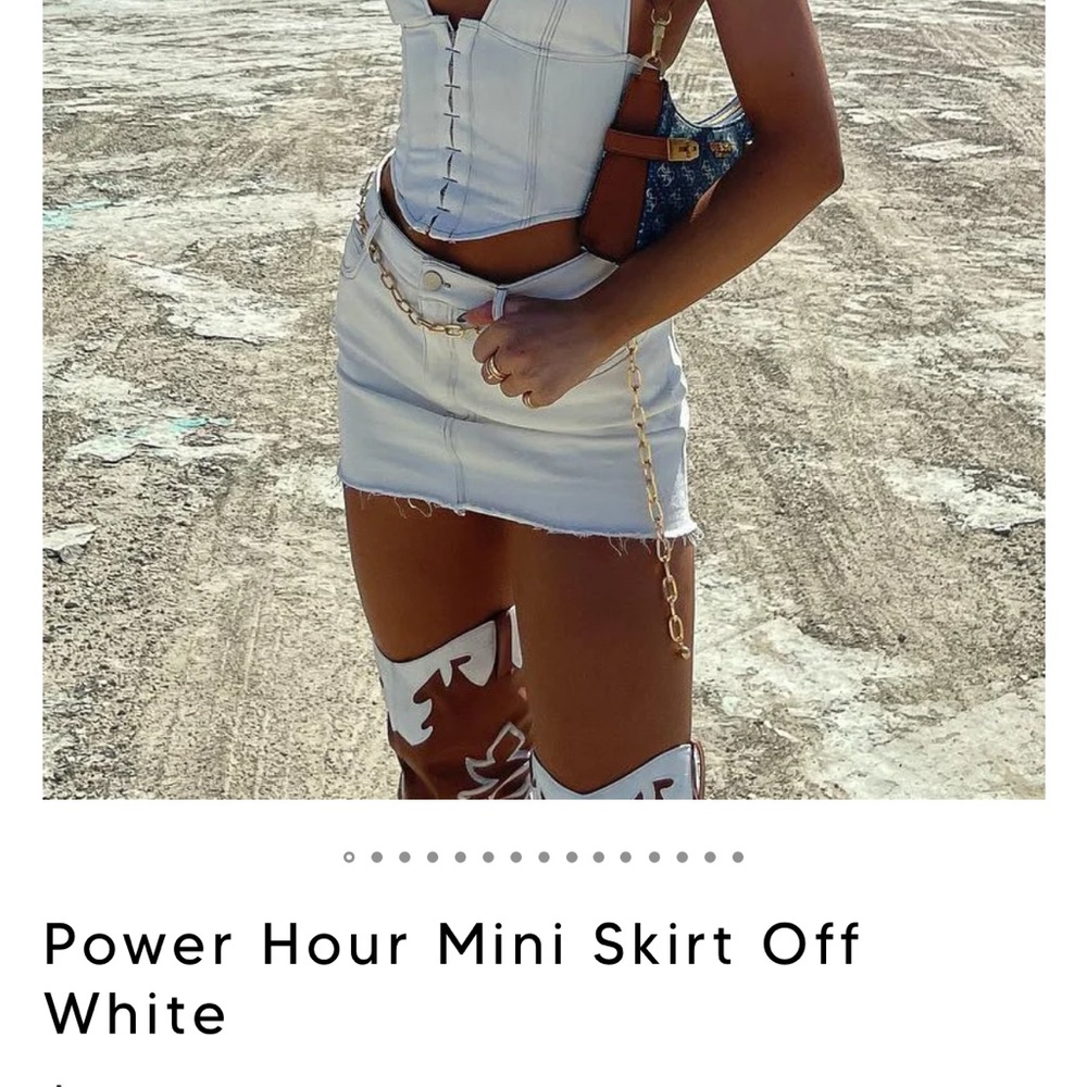 White Fox Power hour mini skirt